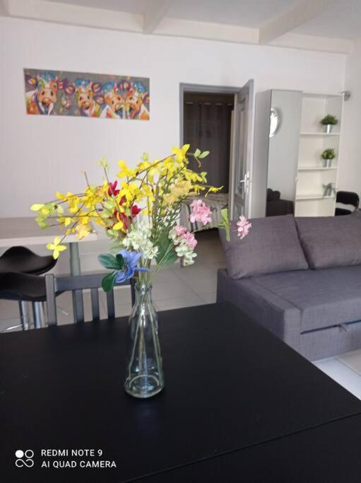 Appartement Au Coeur Du Village Санари-сюр-Мер Екстериор снимка